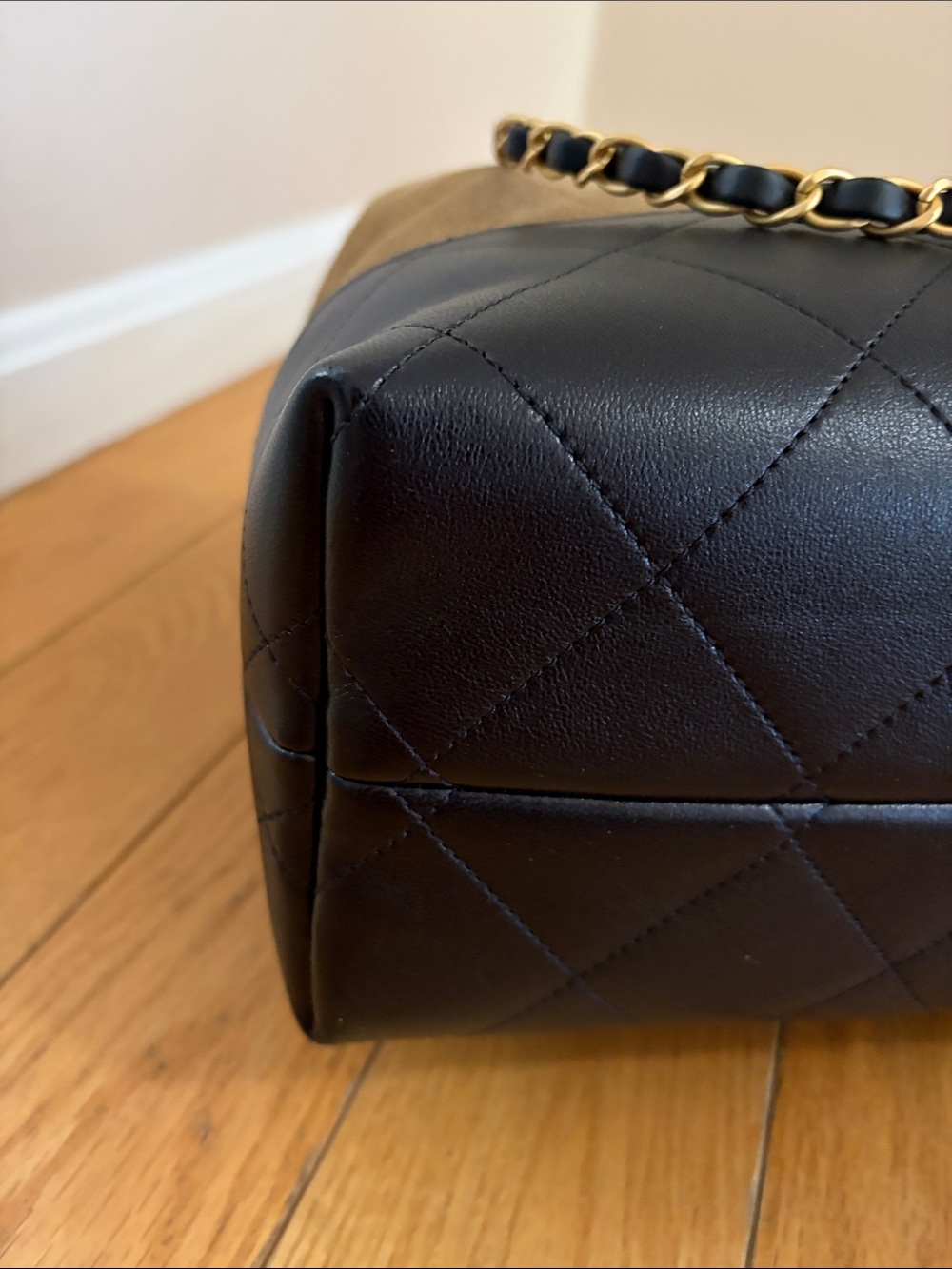 CHANEL 25 beige suede and black lambskin - Picture 3 of 12